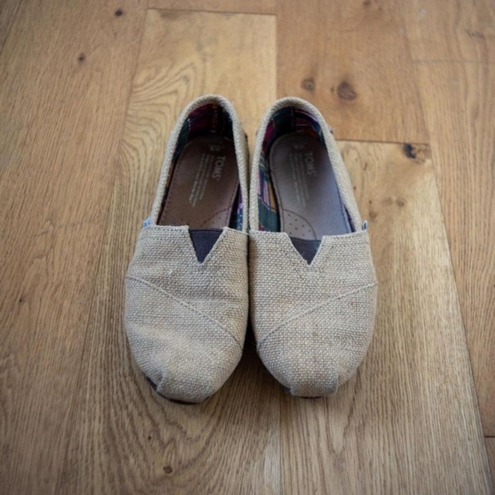 Burlap Toms Size 9